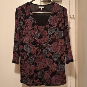 Croft & Barrow Womans Blouse Size 1x In Black with floral design